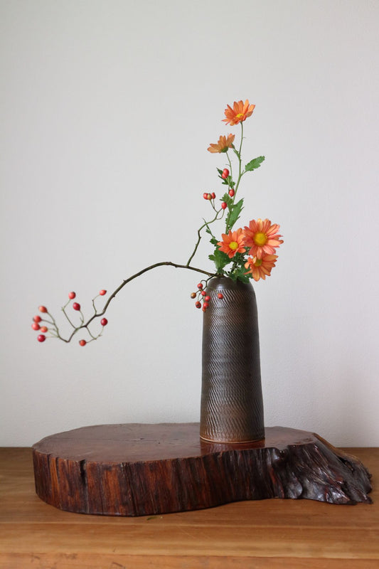Flower arrangement vase